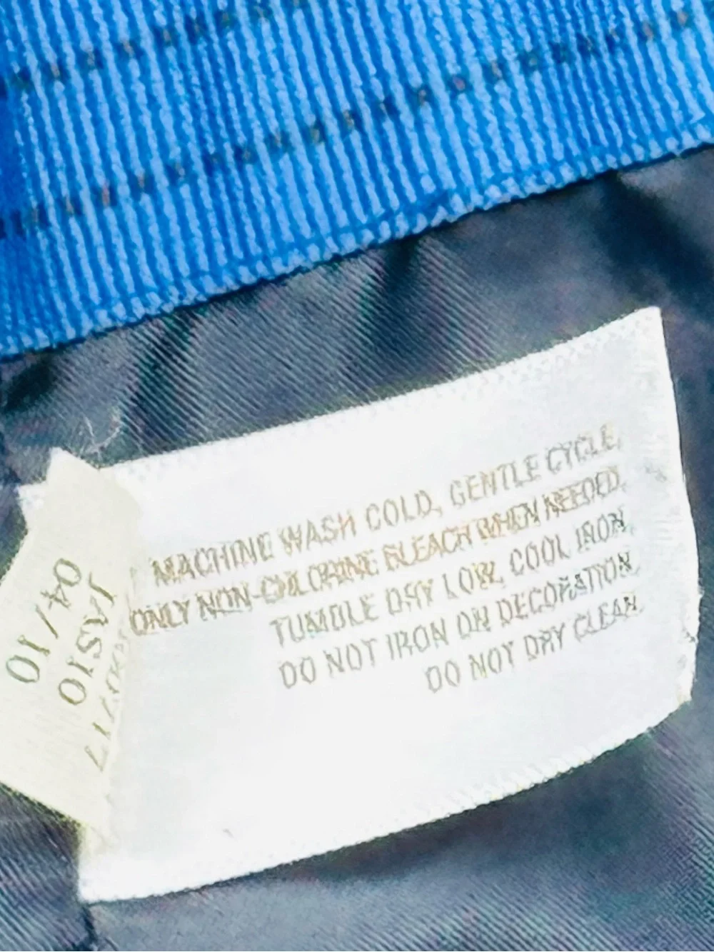 Old Navy Boys Winter Coat. Size XL (14-16). Royal/ Navy Blue. Removable hood.